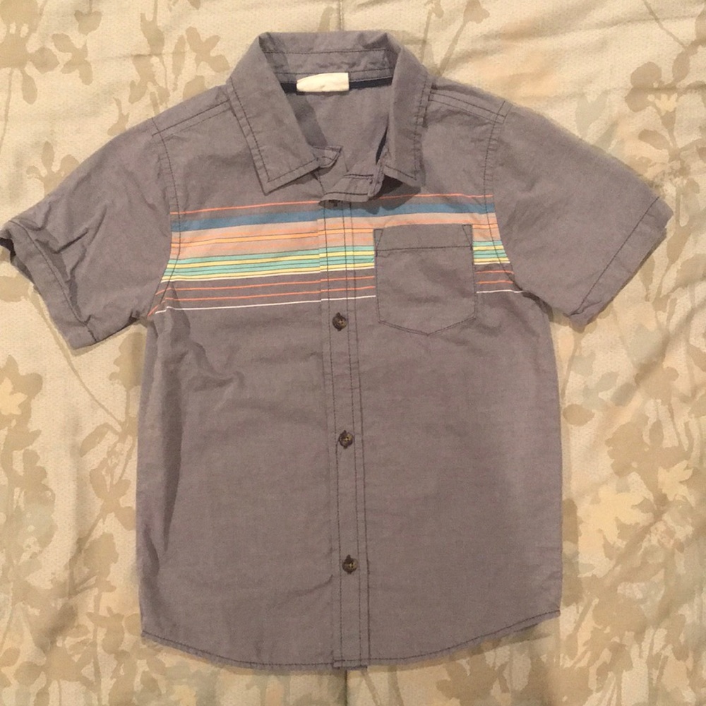 Boy’s button down short sleeve shirt, size 5T